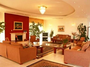  Kornilios Istron Hotel  Гианнитса